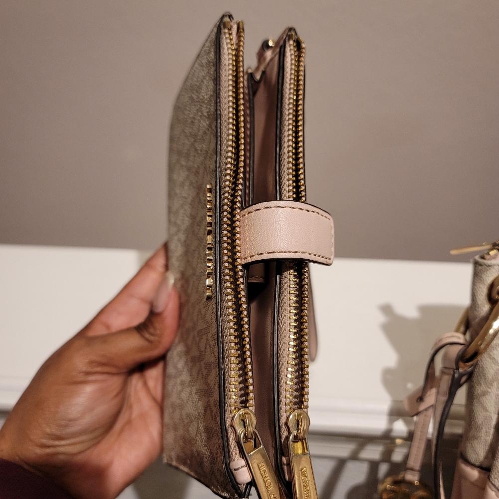 Michael kors purse and wristlet wallet - Picture 7 of 10